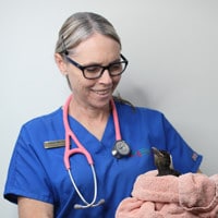 Animal Emergency Service Senior Nurse, Tiffany Marshall with bird