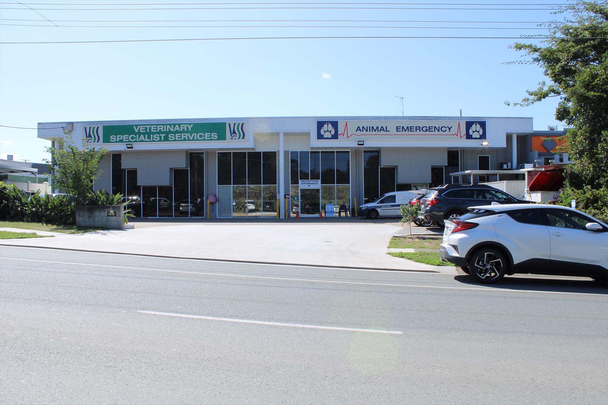 Outside view of small animal specialist hospital, at Animal Emergency Service Gold Coast