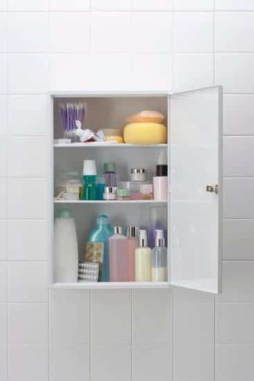 Bathroom medicine cabinet